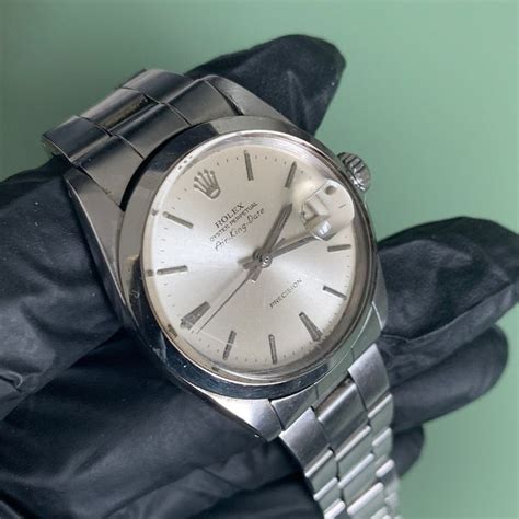 lux horology rolex 5700.